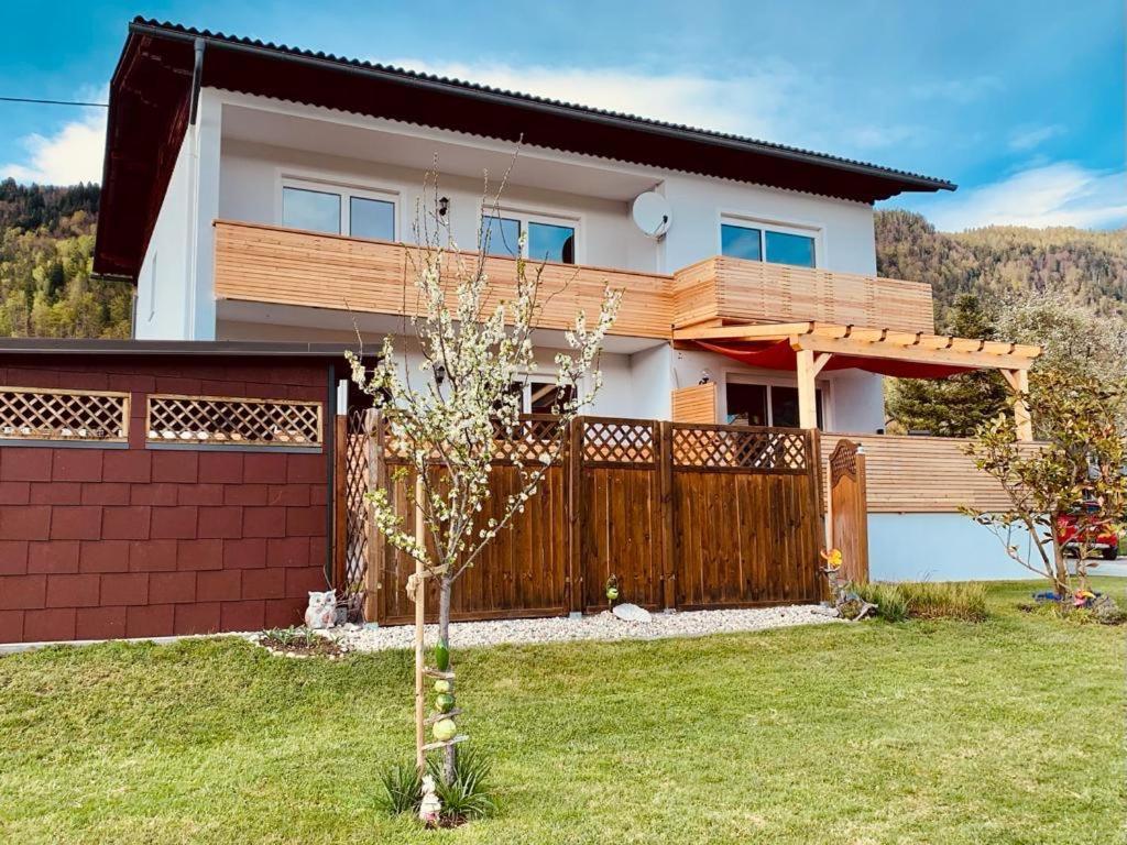 Ferienwohnung Resi Mit Traumhaftem Seepanorama Steindorf am Ossiacher See Buitenkant foto